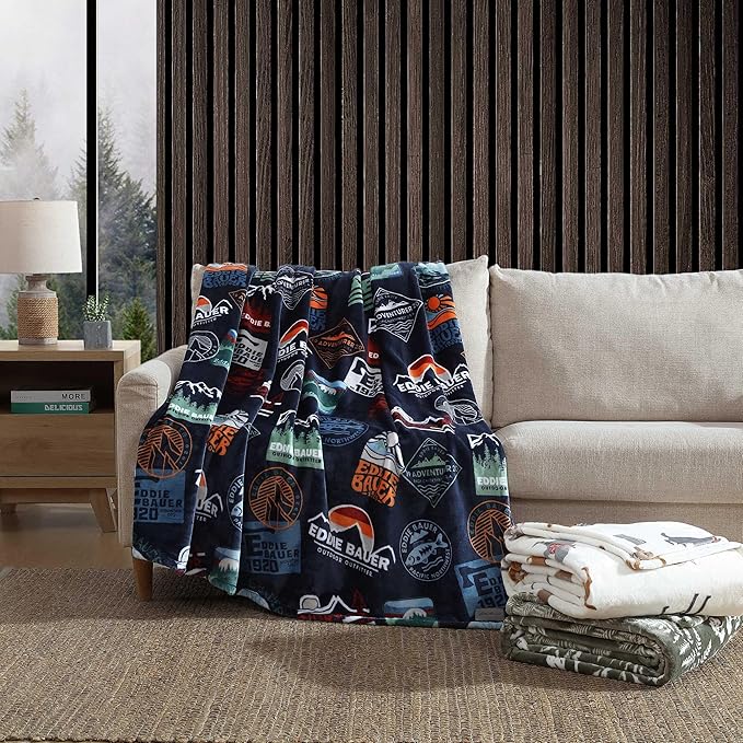Eddie Bauer - Full/Queen Blanket, Ultra Plush Bedding, Lightweight Home Decor for All Seasons (Fern Garden Green, Full/Queen)